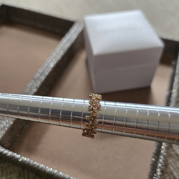 Pandora Rose Gold Dazzling Daisy CZ Ring - Picture 8 of 12